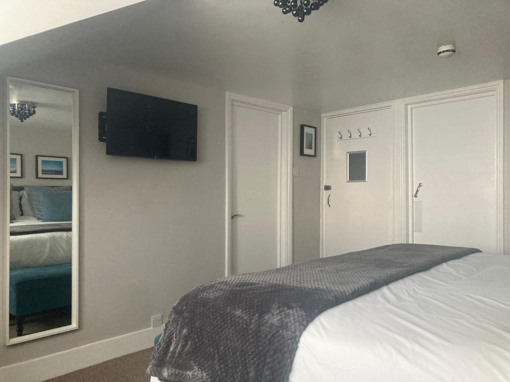 The Esplanade 4*